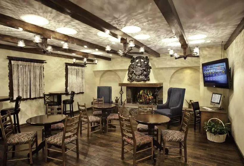 Hotelli Helendorf River Inn, Suites & Conference Center