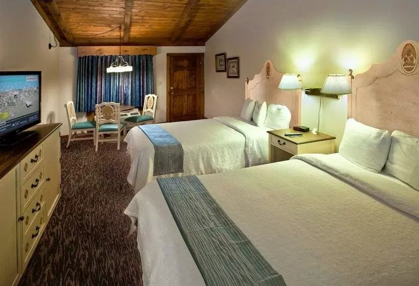 Hotelli Helendorf River Inn, Suites & Conference Center