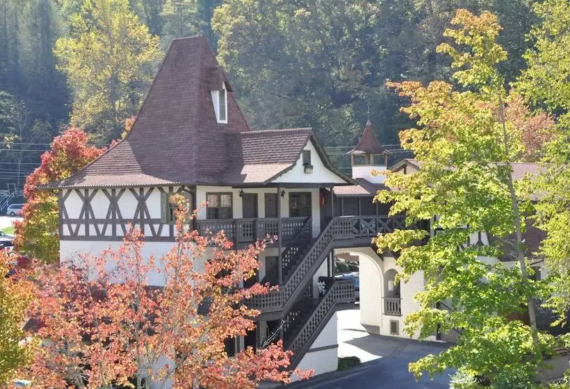 Hotelli Helendorf River Inn, Suites & Conference Center