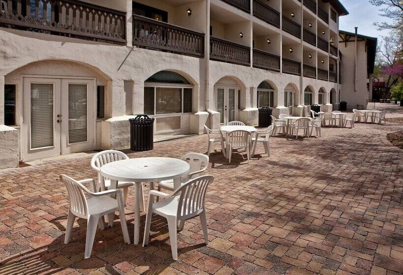 호텔 Helendorf River Inn, Suites & Conference Center