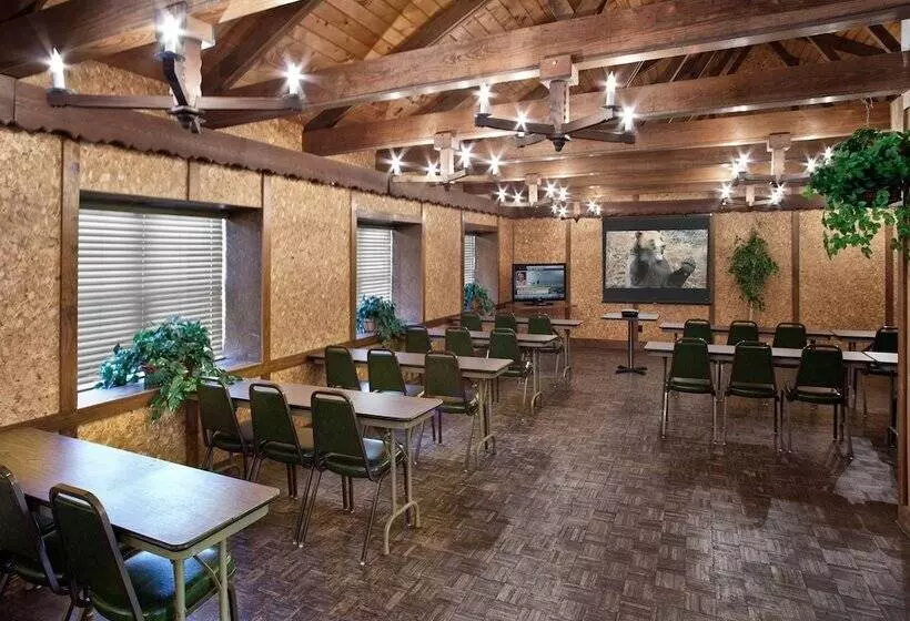 Hotelli Helendorf River Inn, Suites & Conference Center