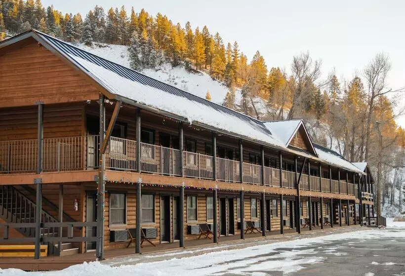 Hotelli High Creek Lodge And Cabins