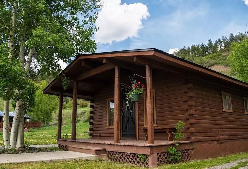Hotelli High Creek Lodge And Cabins