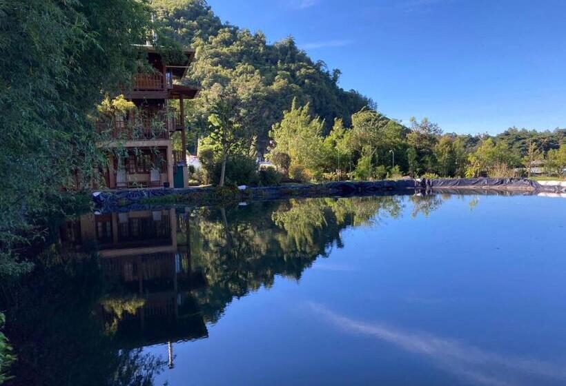 Hotel Los Quetzales Ecolodge & Spa