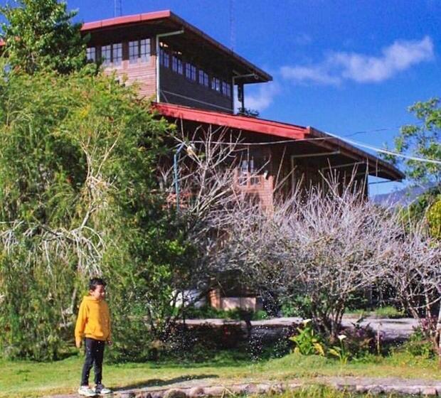 Hotel Los Quetzales Ecolodge & Spa