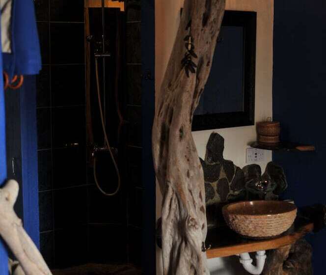 هتل Mango Island Lodges