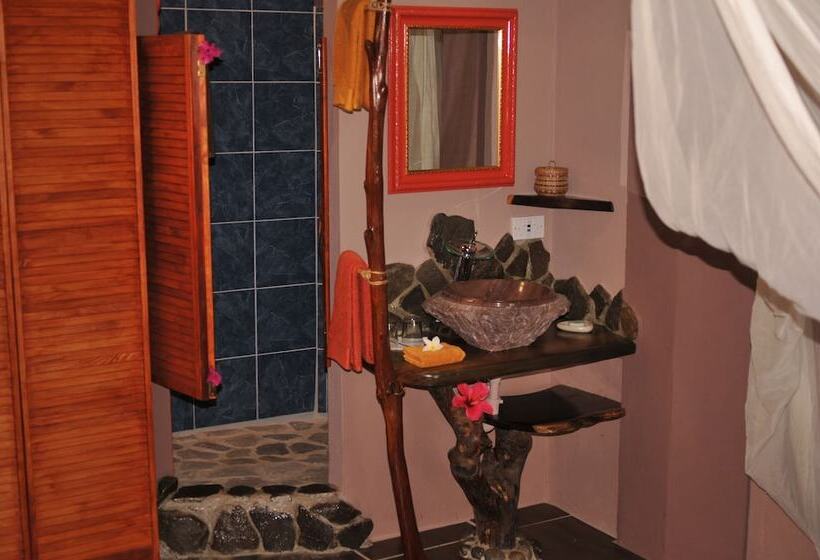 هتل Mango Island Lodges