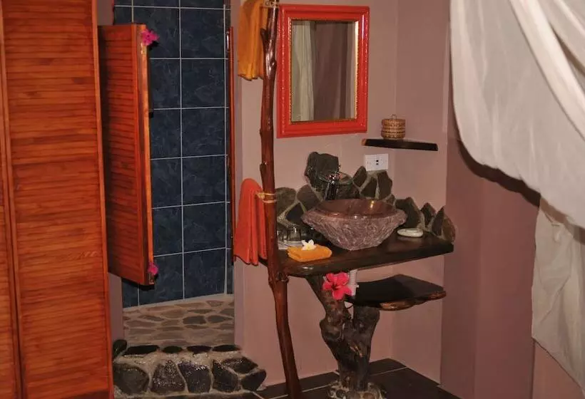 هتل Mango Island Lodges