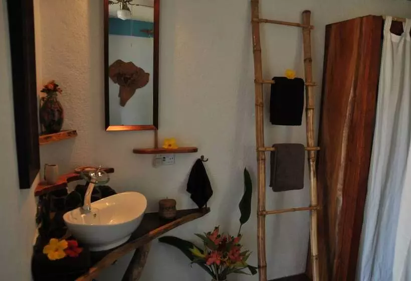 هتل Mango Island Lodges