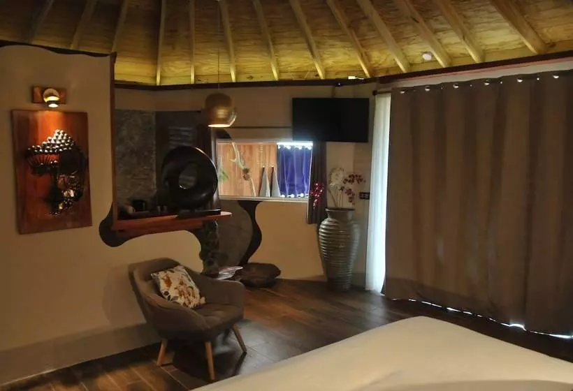 هتل Mango Island Lodges