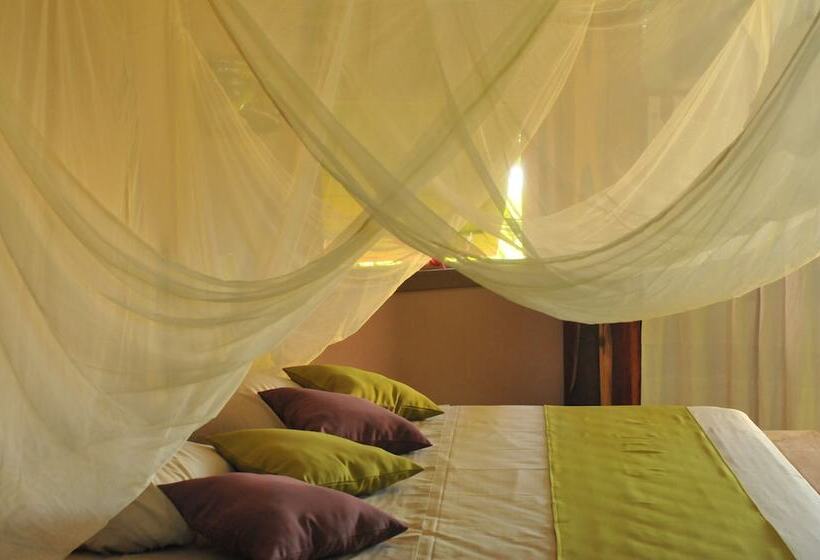 هتل Mango Island Lodges