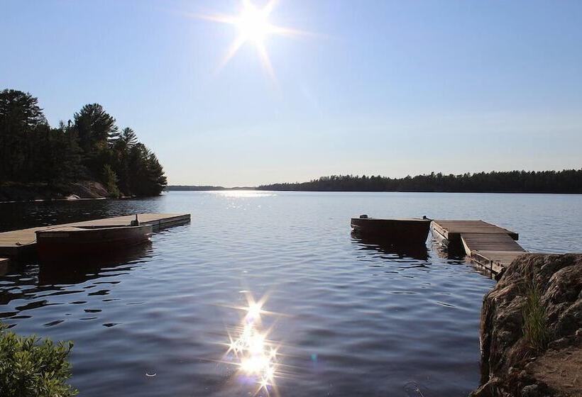 Отель Mashkinonje Lodge