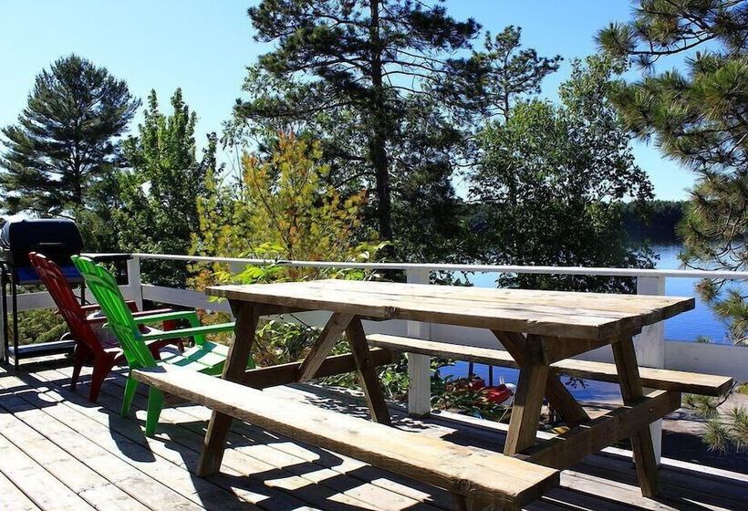 Отель Mashkinonje Lodge