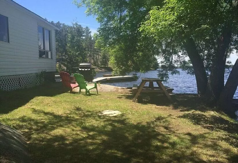 Hotelli Mashkinonje Lodge