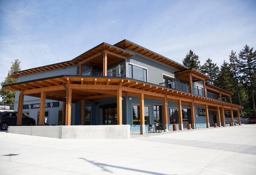 Отель Pacific Point Market & Suites