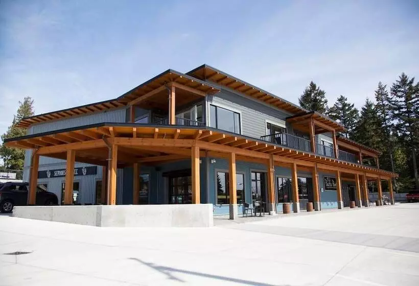 Hotelli Pacific Point Market & Suites