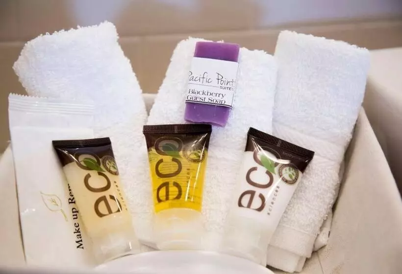 Hotelli Pacific Point Market & Suites