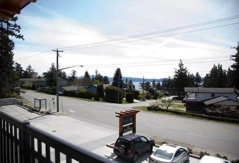 Hotelli Pacific Point Market & Suites