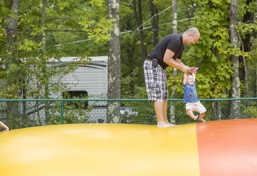 Jellystone Park™ At Birchwood Acres