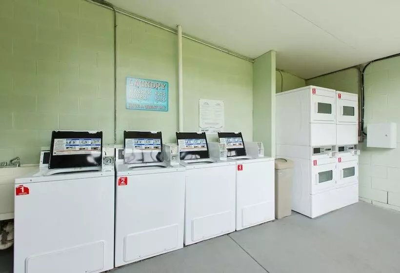 Jellystone Park™ At Birchwood Acres