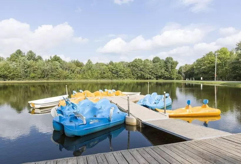 Jellystone Park™ At Birchwood Acres