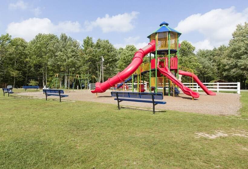 Jellystone Park™ At Birchwood Acres