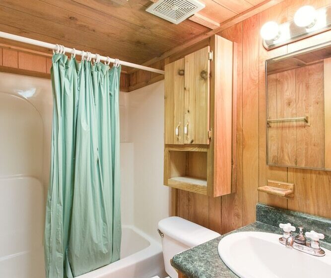 Jellystone Park™ At Birchwood Acres