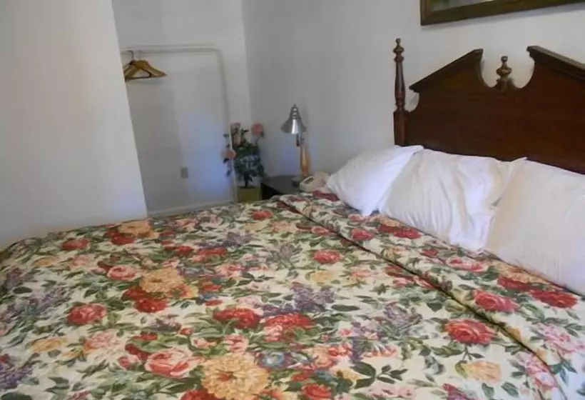 Lamplighter Motel   Clinton, Connecticut