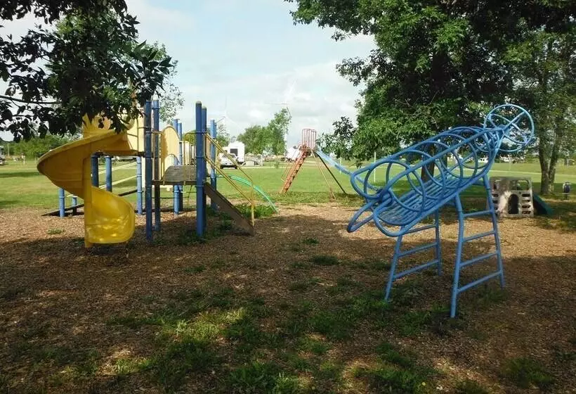 Maitland Shores Trailer Park & Marina