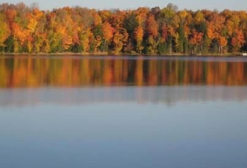 فندق على الطريق Chicaugon Lake Inn