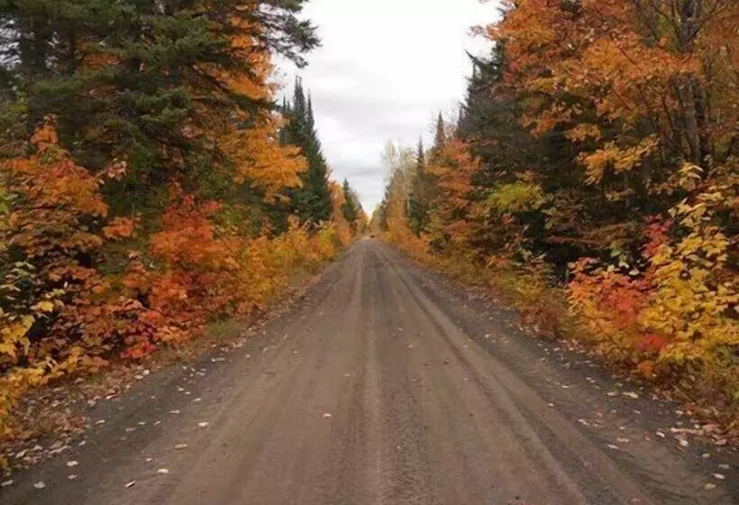 Motelli Chicaugon Lake Inn