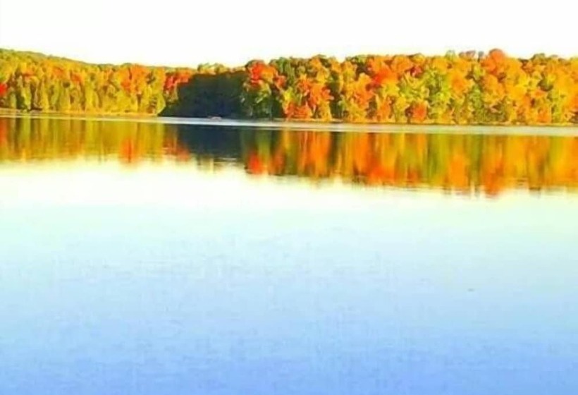 فندق على الطريق Chicaugon Lake Inn