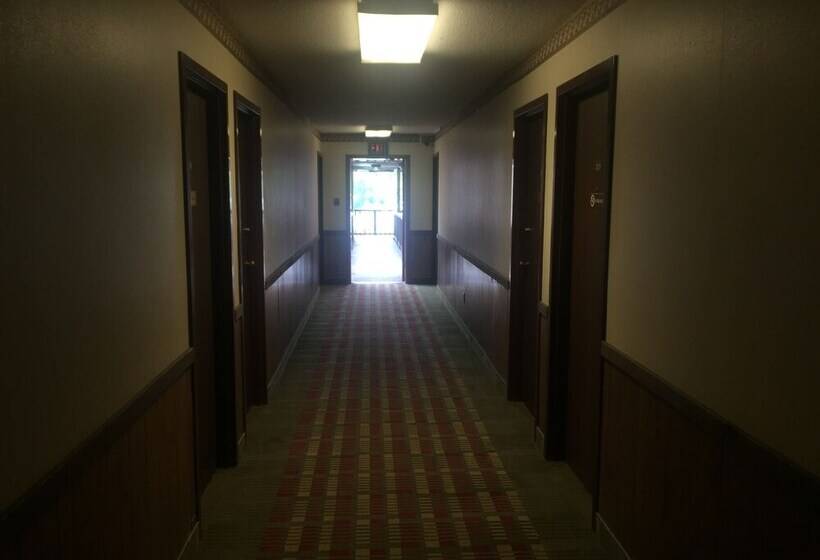 Мотель Midway Budget Inn