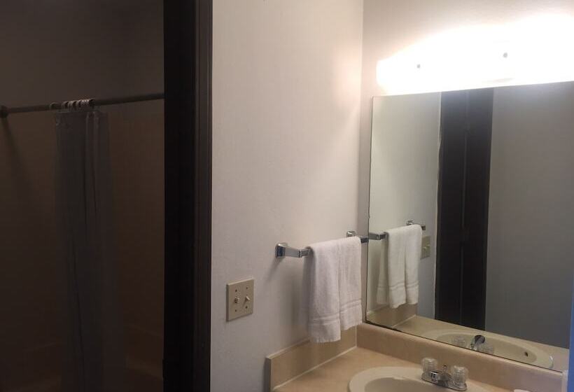 Мотель Midway Budget Inn