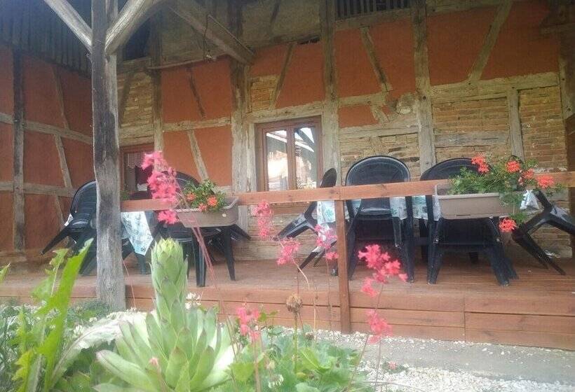 بنسيون A La Poularde