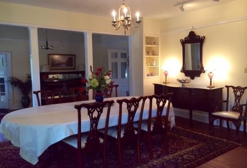 펜션 Maysville Manor Bed & Breakfast