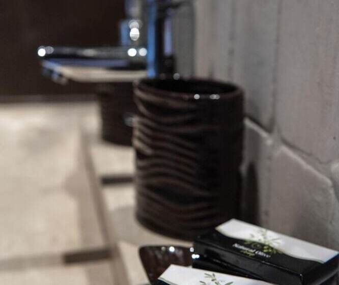 Pensão Polys Guest House