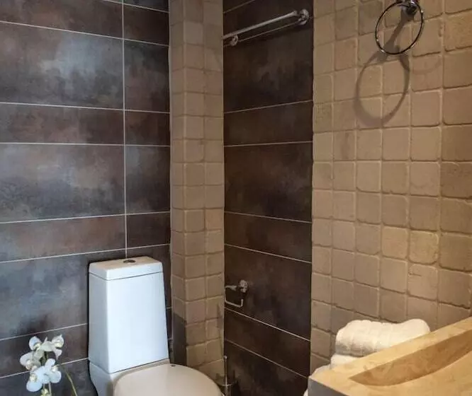 Majatalo Polys Guest House