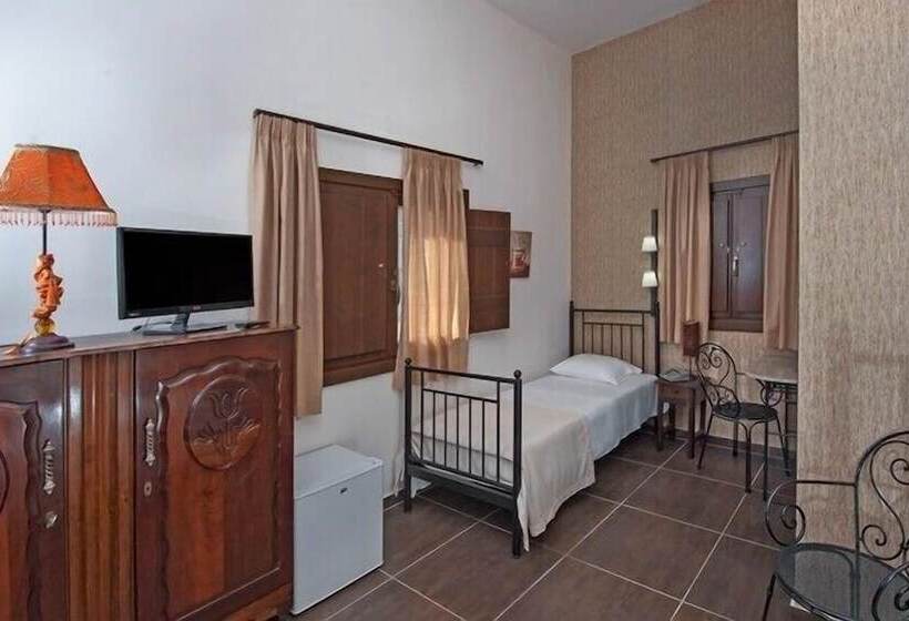 Pensão Polys Guest House