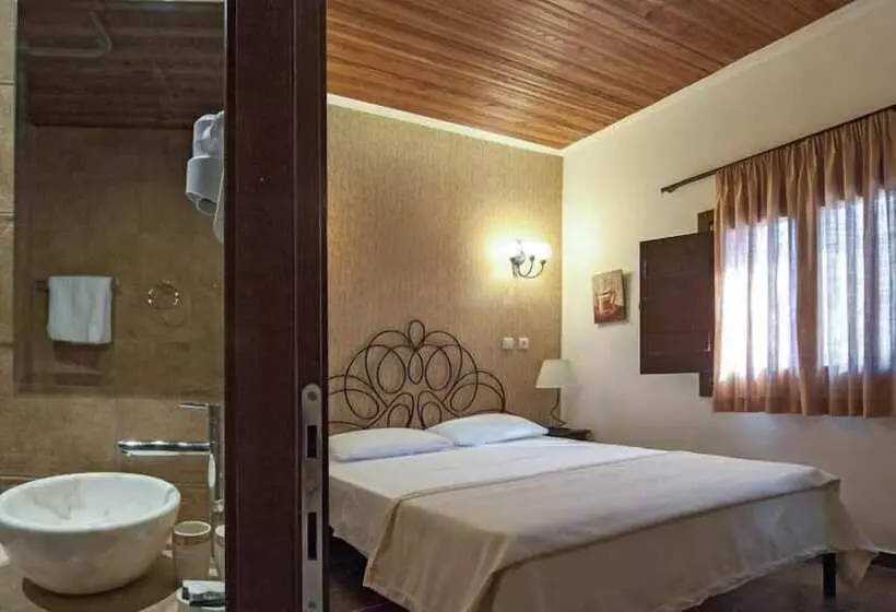 Majatalo Polys Guest House