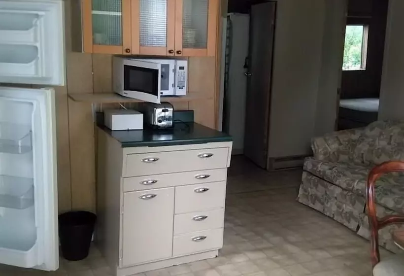 Poplar Grove Fishing Camp