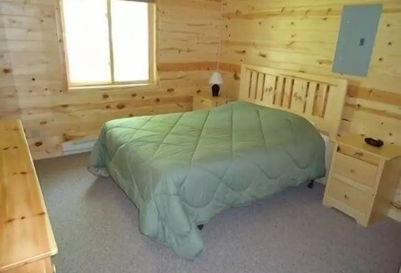 Red Door Resort & Motel