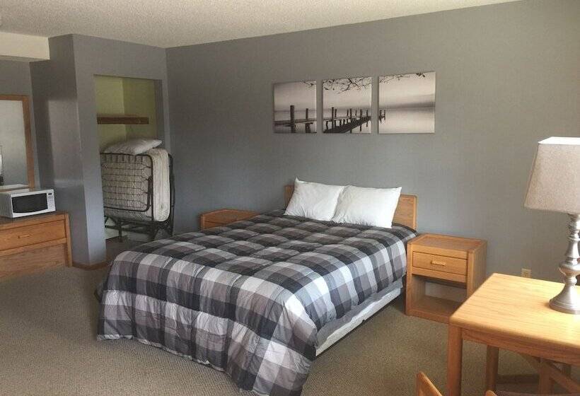 Red Door Resort & Motel