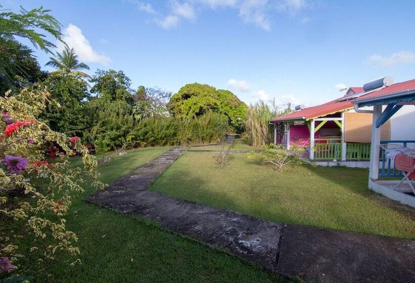 اقامتگاه Au Jardin Debeauséjour