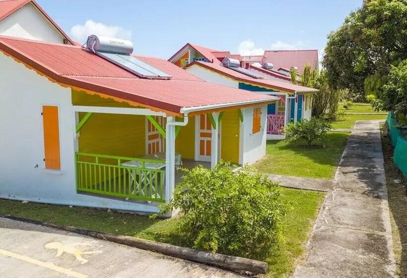 اقامتگاه Au Jardin Debeauséjour