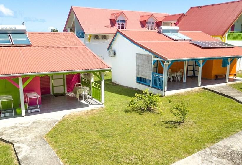 اقامتگاه Au Jardin Debeauséjour