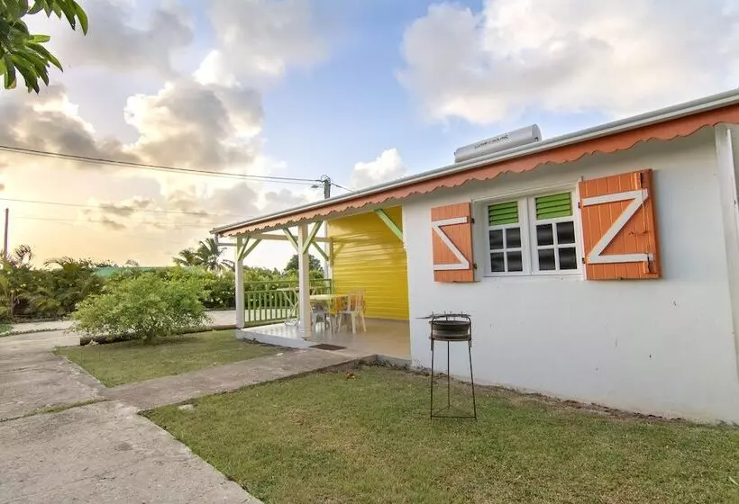 اقامتگاه Au Jardin Debeauséjour