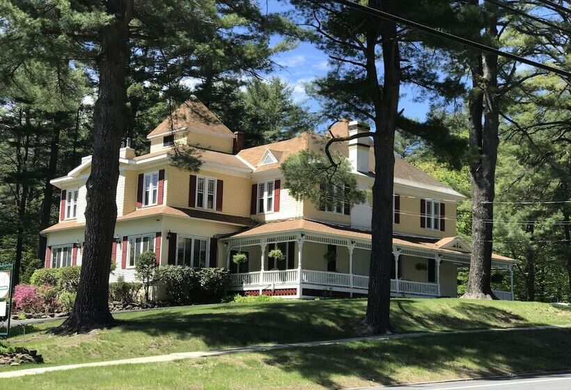 민박 Rockwell Falls Inn And Wine Bar