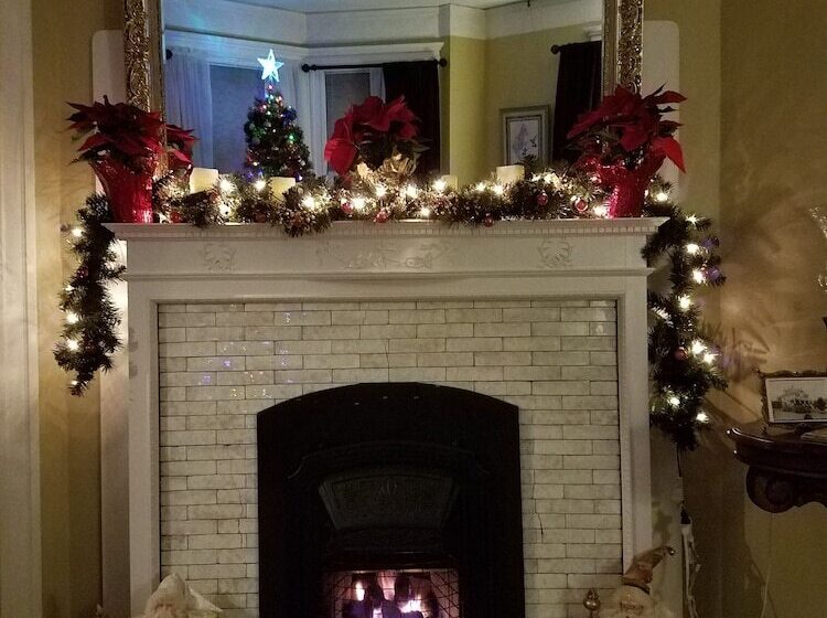 The Lion And The Rose B&b