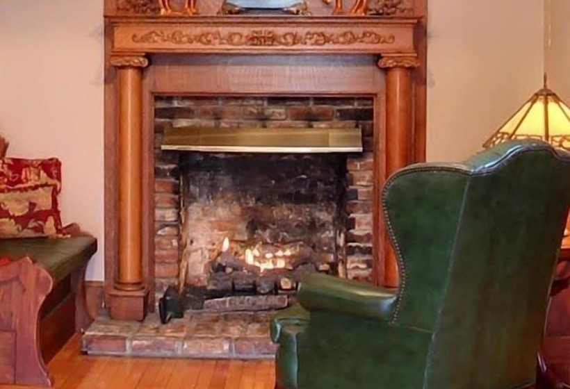 The Lion And The Rose B&b